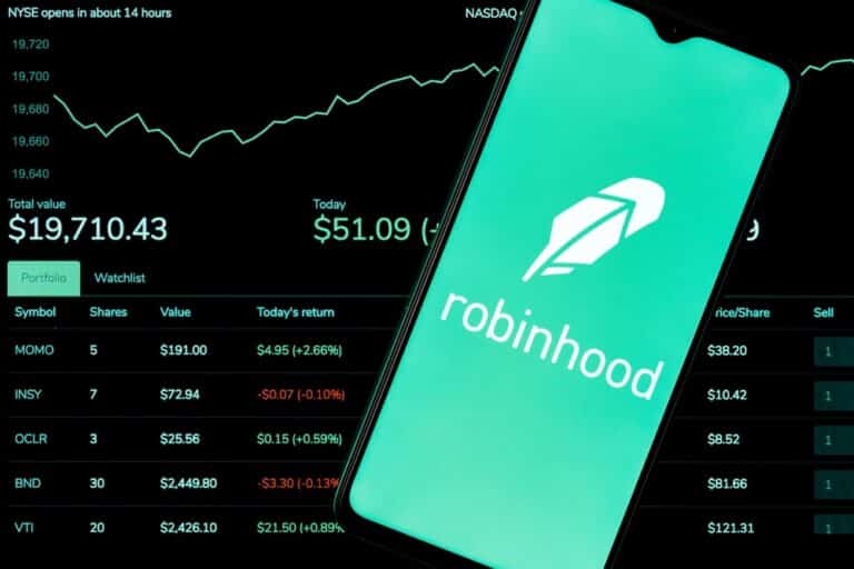 Analysts Show New Love For Robinhood, Hate For Under Armour: Here’s Why