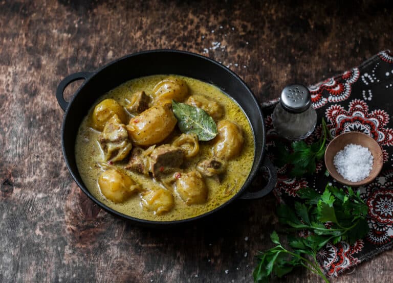 Slow Cooker Beef Massaman Curry